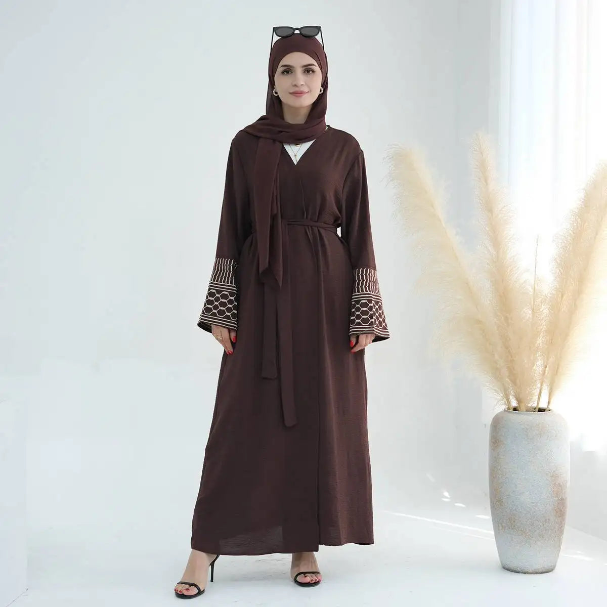 فستان كارديجان مفتوح بأكمام مطرزة للنساء المسلمات