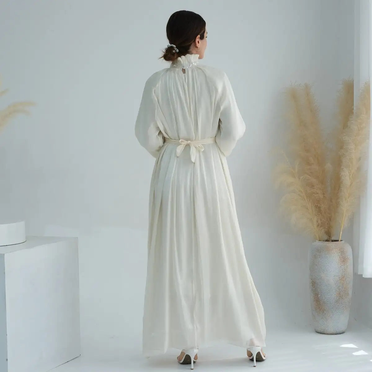 عباية نسائية مسلمة لامعة