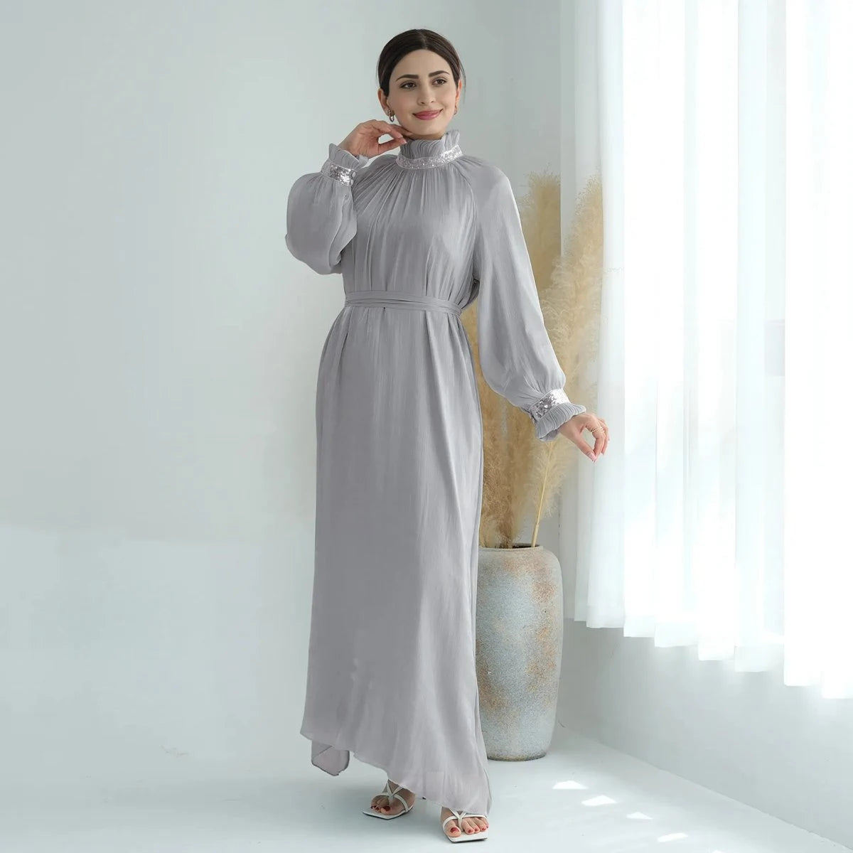 عباية نسائية مسلمة لامعة
