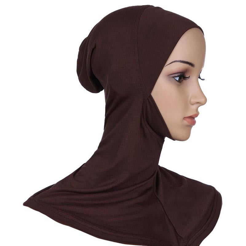 نساء مسلمات يرتدين الحجاب الداخلي