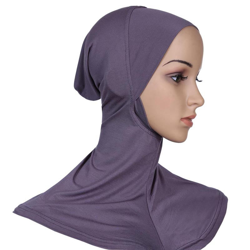 نساء مسلمات يرتدين الحجاب الداخلي