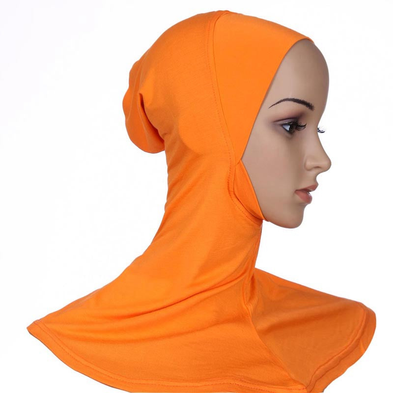 نساء مسلمات يرتدين الحجاب الداخلي