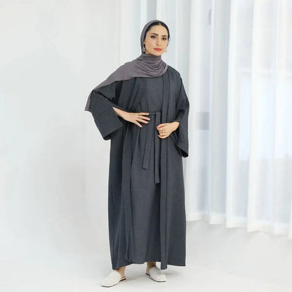طقم عباية مفتوح من قطعتين بتصميم عصري مع فستان داخلي بدون أكمام