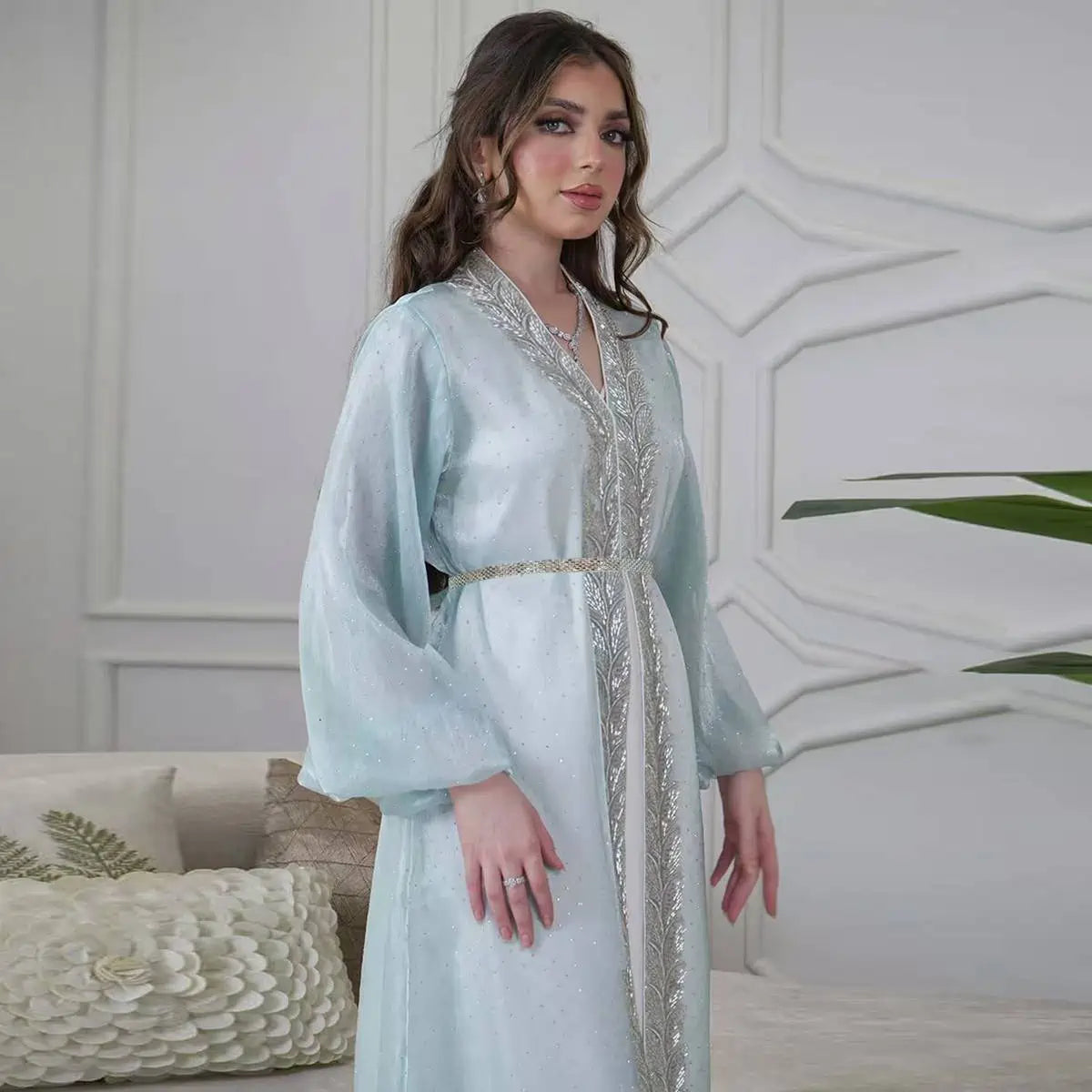 طقم من قطعتين من قفطان أحجار الراين المثبت بالحرارة مع فستان داخلي بدون أكمام #25453