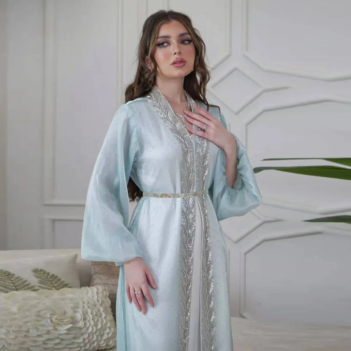طقم من قطعتين من قفطان أحجار الراين المثبت بالحرارة مع فستان داخلي بدون أكمام #25453